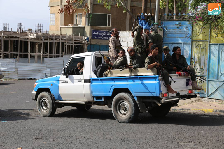 الدوريات تهدف إلى ملاحقة الإرهابيين دورية أمنية في محافظة تعز لملاحقة الإرهابيين