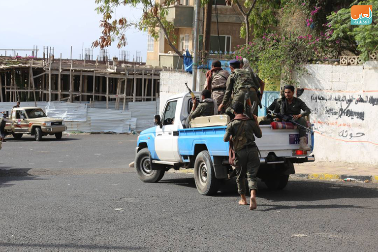 20 دورية تشارك في الدوريات الأمنية دورية أمنية في محافظة تعز لملاحقة الإرهابيين