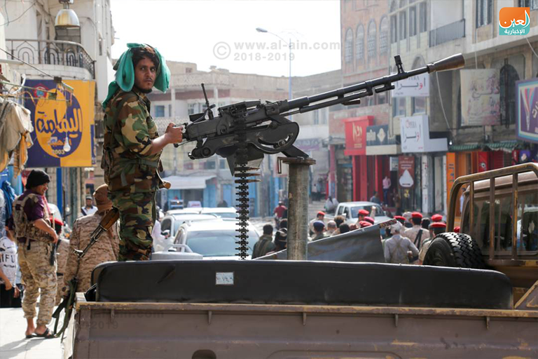تهدف الحملة إلى ضبط الوضع الأمني بالمحافظة دورية أمنية في محافظة تعز لملاحقة الإرهابيين