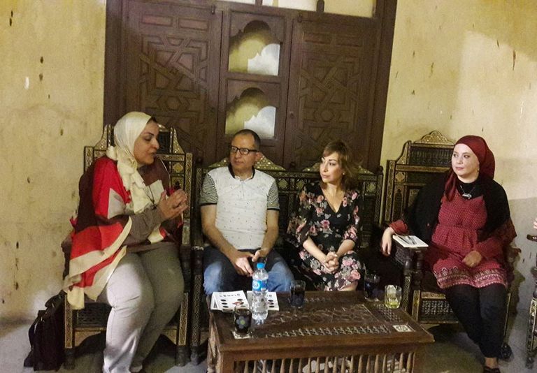 الروائي منير عتيبه في أحد ندوات بيت السناري بالقاهرة الروائي منير عتيبة