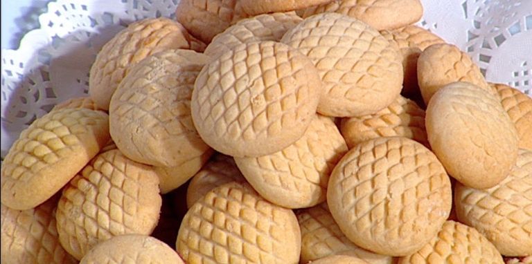 طريقة عمل كعك العيد بالعجمية