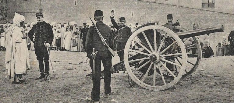 صورة أرشيفية أثناء إطلاق مدفع رمضان بالقلعة 