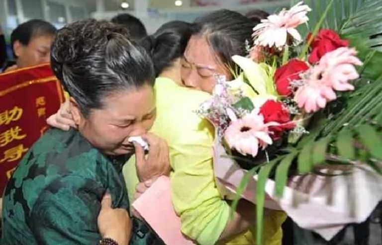 سيدة صينية تعود لأسرتها بعد اختطافها منذ 30 عاما