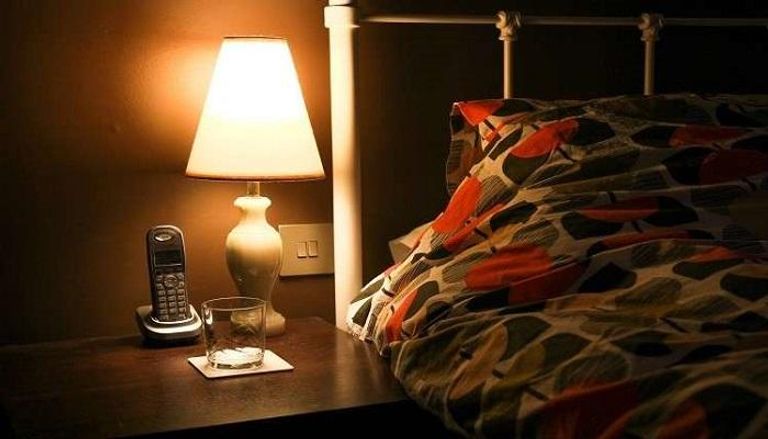 إضاءة الغرفة أثناء النوم تصيب بالسكري