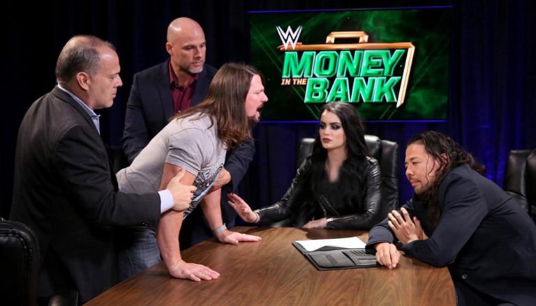 إيه جيه ستايلز يصفع شينسكي ناكامورا