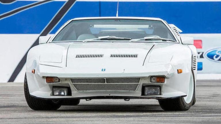 السيارة دي توماسو بانتيرا جي تي إس