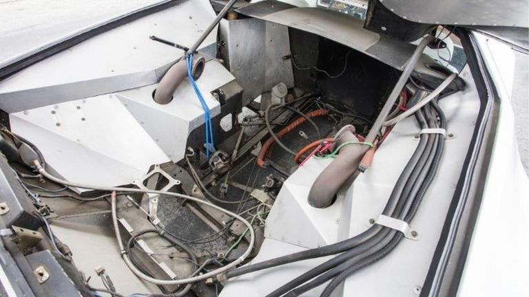 السيارة دي توماسو بانتيرا جي تي إس