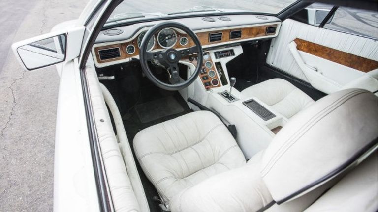 السيارة دي توماسو بانتيرا جي تي إس