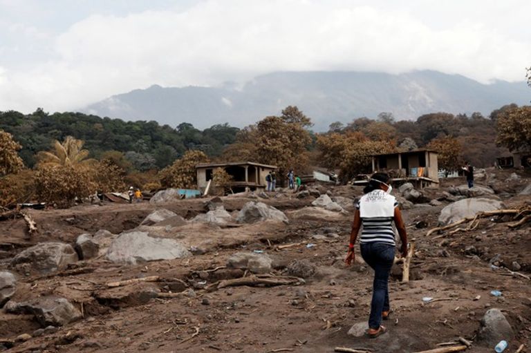 امرأة تفقد 50 شخصًا من عائلتها في بركان جواتيمالا