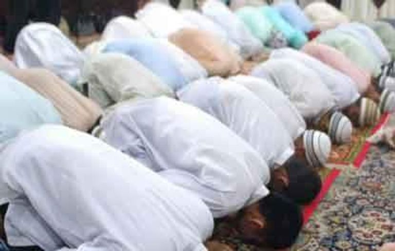 "المسجد الجامع" قبلة المعتكفين في العشر الأواخر من رمضان