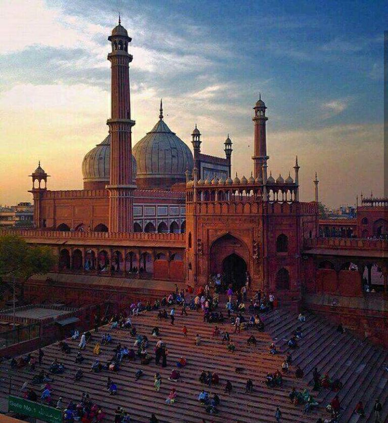 "المسجد الجامع" قبلة المعتكفين في العشر الأواخر من رمضان