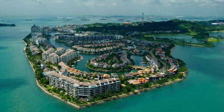 جزيرة سنتوسا تستعد لاستقبال ترامب وكيم