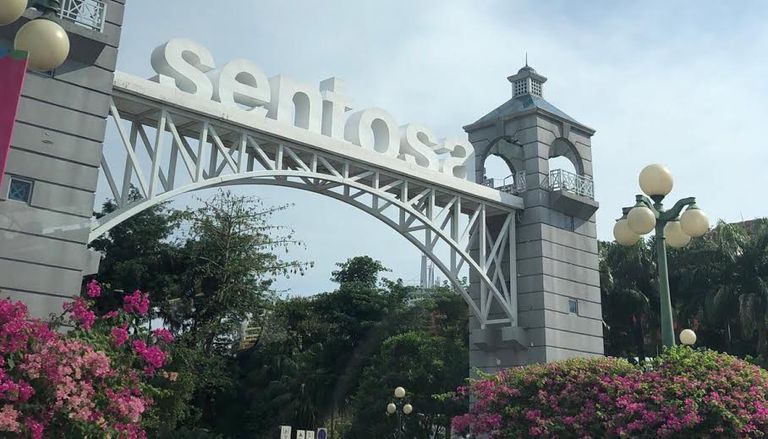 جزيرة سنتوسا تستعد لاستقبال ترامب وكيم