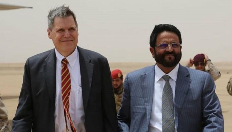 السفير الأمريكي في اليمن ينهي زيارة خاطفة لمأرب 