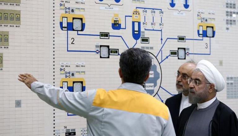 حسن روحاني وعلي أكبر صالحي يتفقدان مفاعل بوشهر النووي الإيراني
