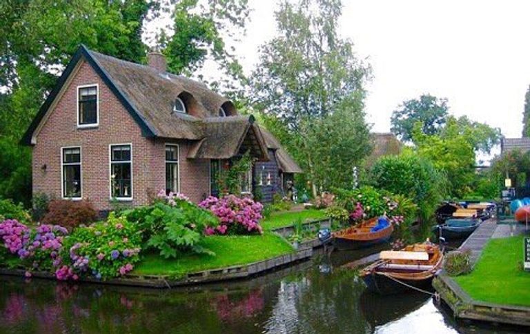 7 مدن خاوية من السيارات