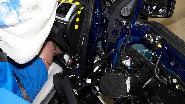 اختبارات مؤسسة السلامة العليا الدولية جيب جراند شيروكي