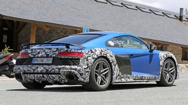 موديل أودي R8