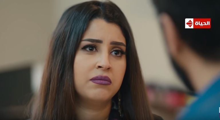 الممثلة المصرية أيتن عامر تشكو من الوزن الزائد