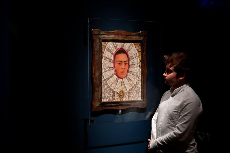 متحف بريطاني يعرض متعلقات للفنانة المكسيكية فريدا كاهلو