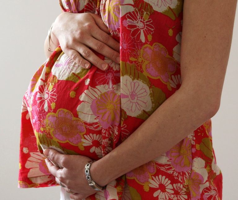 دليل الحامل الغذائي.. محظورات ونصائح 78-201507-pregnant-f