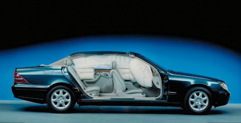 نظام القيادة الذاتية بسيارة تسلا