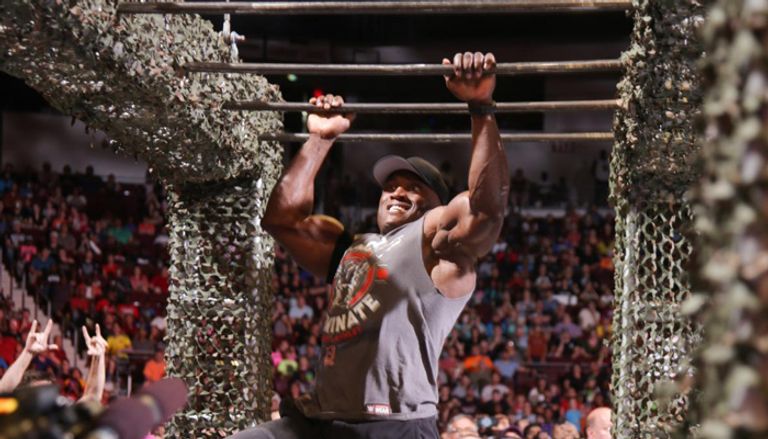 سامي زين يعتدي على بوبي لاشلي