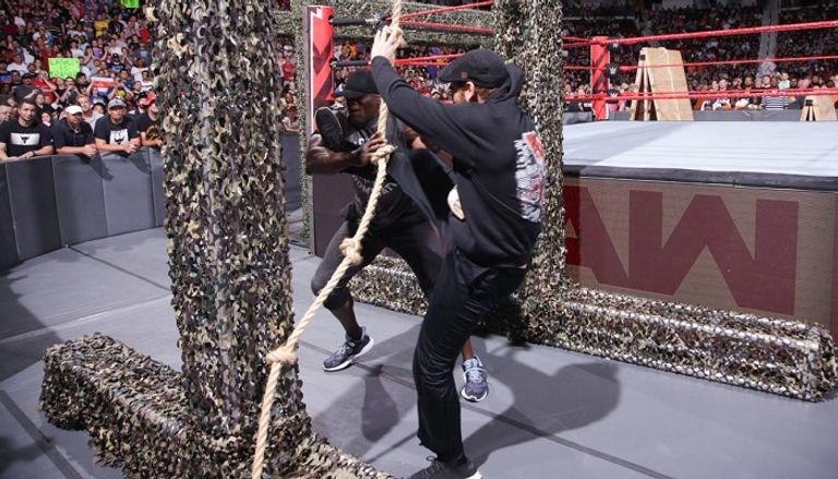 سامي زين يعتدي على بوبي لاشلي