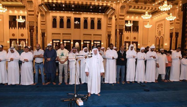مساجد الإمارات تقيم "صلاة الغائب" على أرواح شهداء الوطن