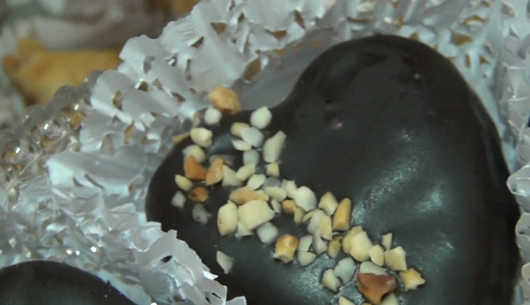 حلوى "صابلي بالشوكولاتة" الجزائرية التقليدية