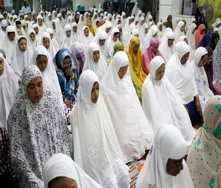 صلاة العيد في مدينة دلهي الهندية