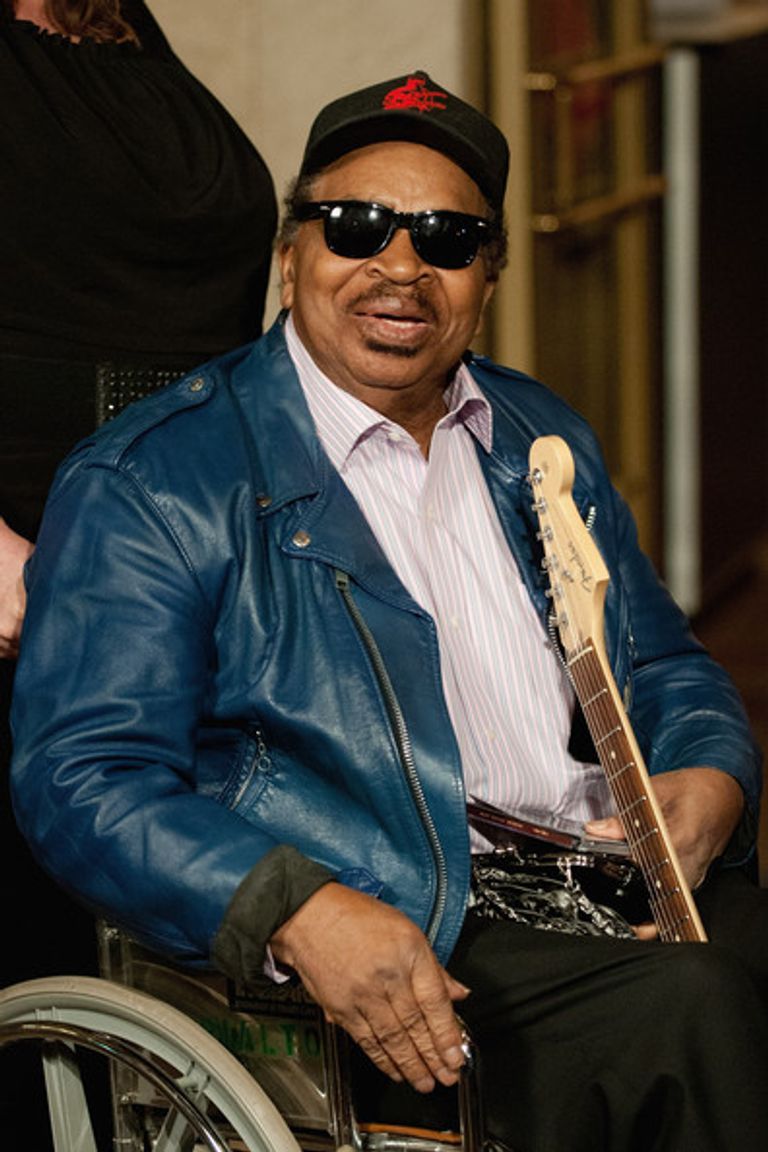 وفاة عازف الجيتار مات مورفي عن عمر 88 عاما