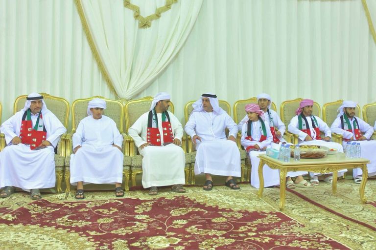 الشيخ سيف بن زايد آل نهيان يعزي أهالي الشهداء