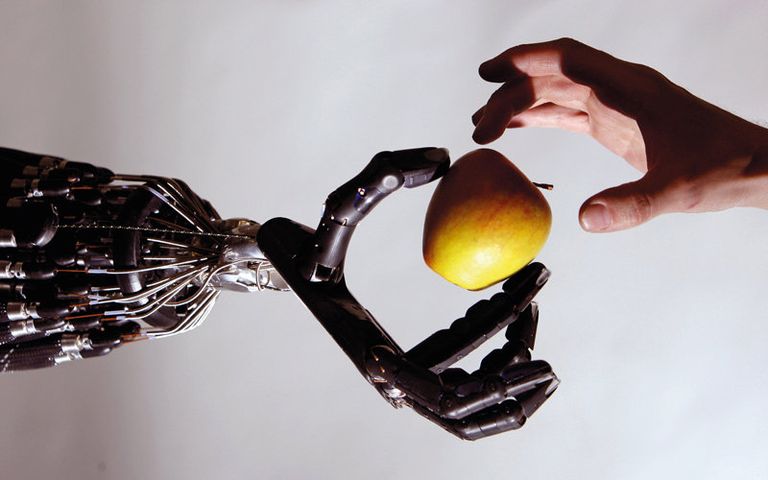 الروبوتات تستحدث وظائف غير روتينية بالمؤسسات الحكومية والخاصة