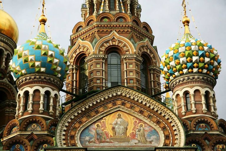 كنيسة المخلص على الدم بسان بطرسبرج سان بطرسبرج.. عاصمة الثقافة والفنون في روسيا