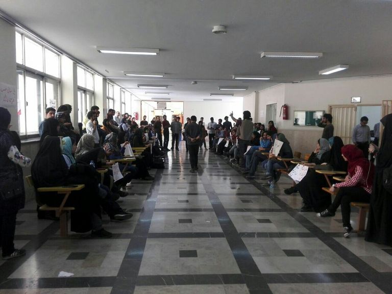 احتجاجات طلابية في جامعة طهران