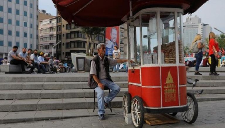 تزايد معدلات البطالة في تركيا - رويترز