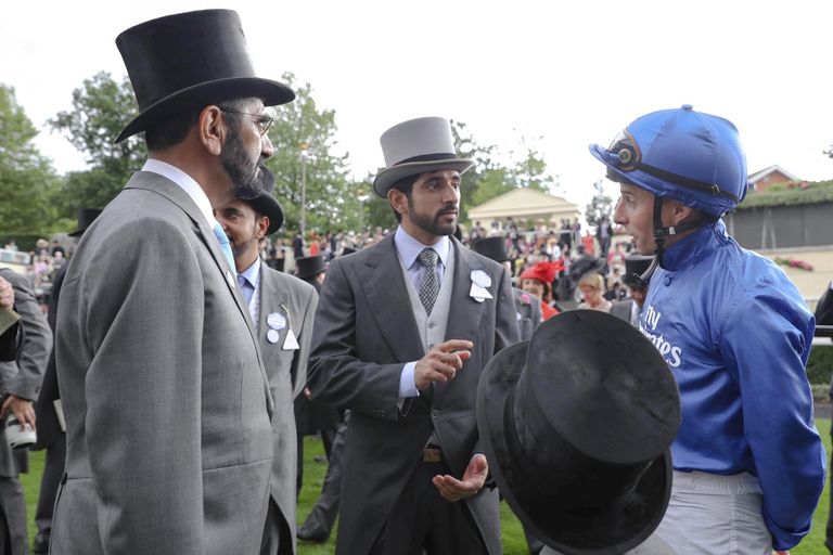 الشيخ محمد بن راشد يشهد مهرجان "رويال أسكوت" للخيول في إنجلترا