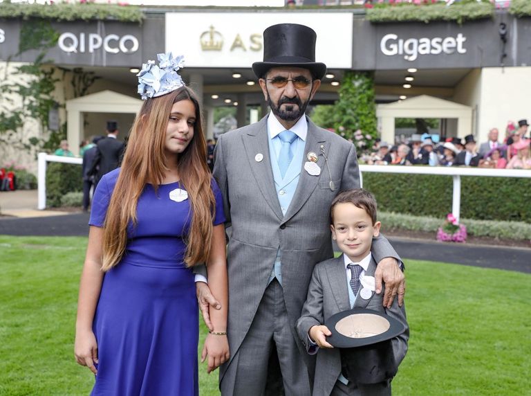 الشيخ محمد بن راشد يشهد مهرجان "رويال أسكوت" للخيول في إنجلترا