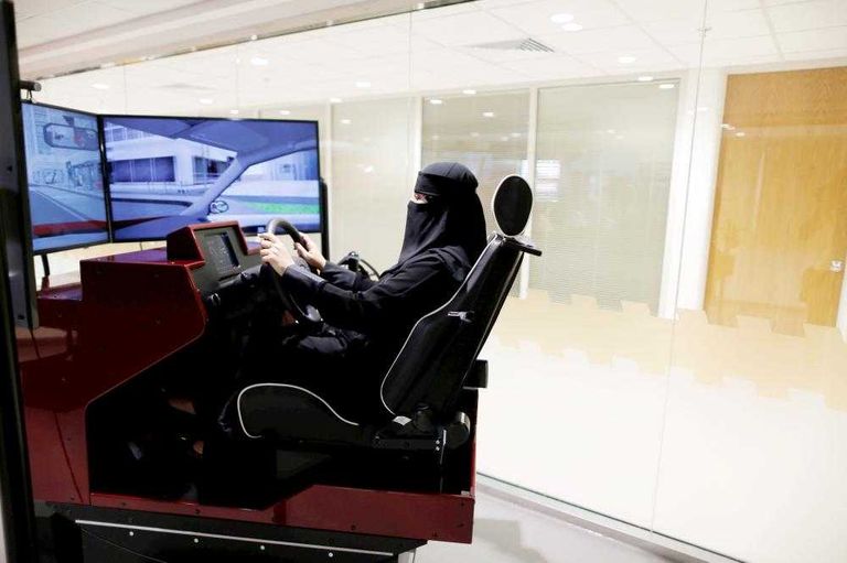 السعودية.. 900 ريال غرامة للقيادة النسائية قبل الأحد