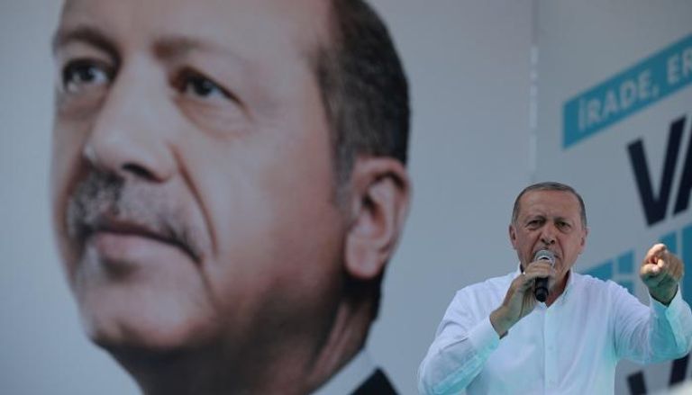 أردوغان يغازل الأتراك بحزم حوافز اجتماعية