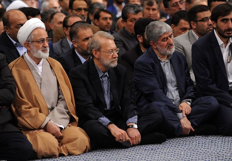 رئيس البرلمان الإيراني ونواب متشددون ضمن الحضور المرشد الإيراني علي خامنئي