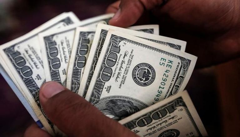 الدولار يرتفع أمام الجنيه في بنوك مصر الخاصة 