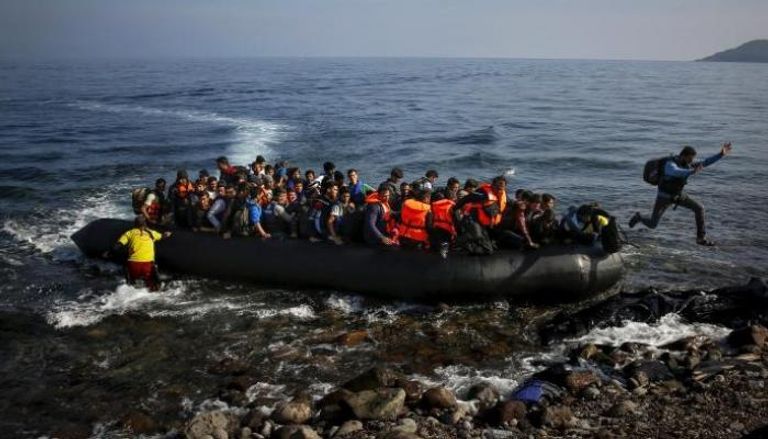 مهاجرون يصلون إلى شواطئ اليونان- أرشيفية