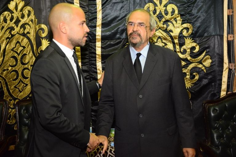 النجمة المصرية بشرى تعزي أبو في وفاة والده