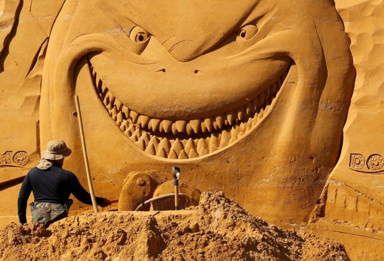 أشكال رملية مبهرة لشخصيات ديزني وبيكسار ومارفل في بلجيكا أشكال رملية لشخصيات ديزني