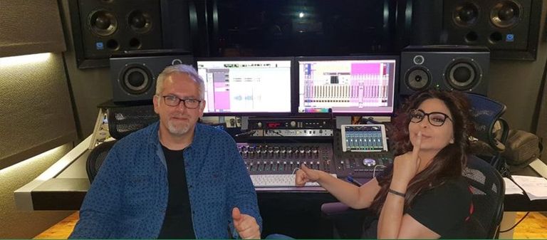 إليسا تضع اللمسات النهائية لألبومها الجديد