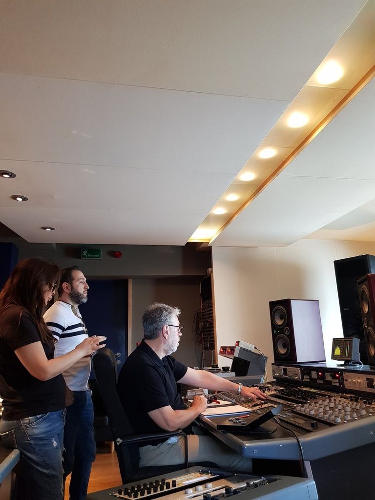 إليسا تضع اللمسات النهائية لألبومها الجديد