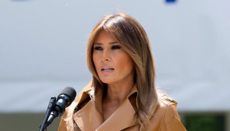 ميلانيا ترامب خلال زيارتها لمركز احتجاز الأطفال بتكساس