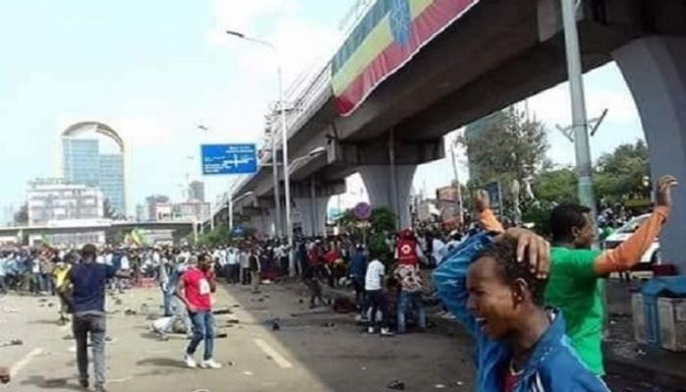 جانب من التفجير الذي استهدف تجمعا مؤيدا لرئيس الوزراء الإثيوبي